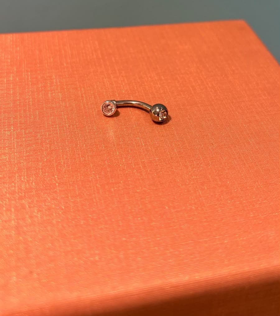 Piercing umbigo ponto de luz (P)