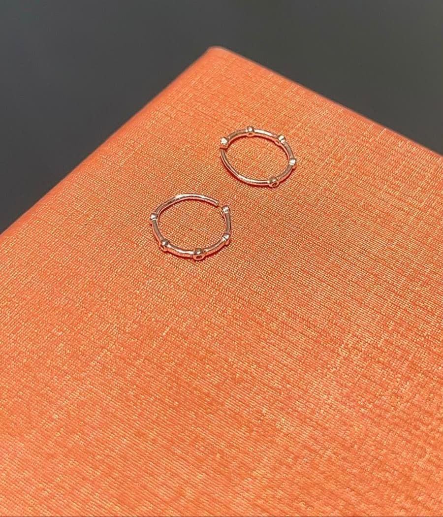 Piercing hélix bolinha