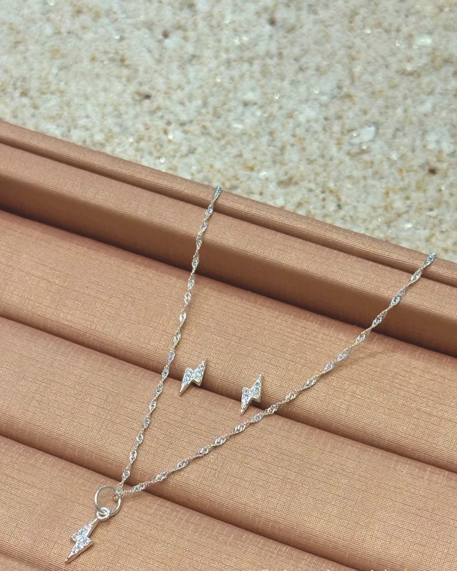 Conjunto raio cravejado