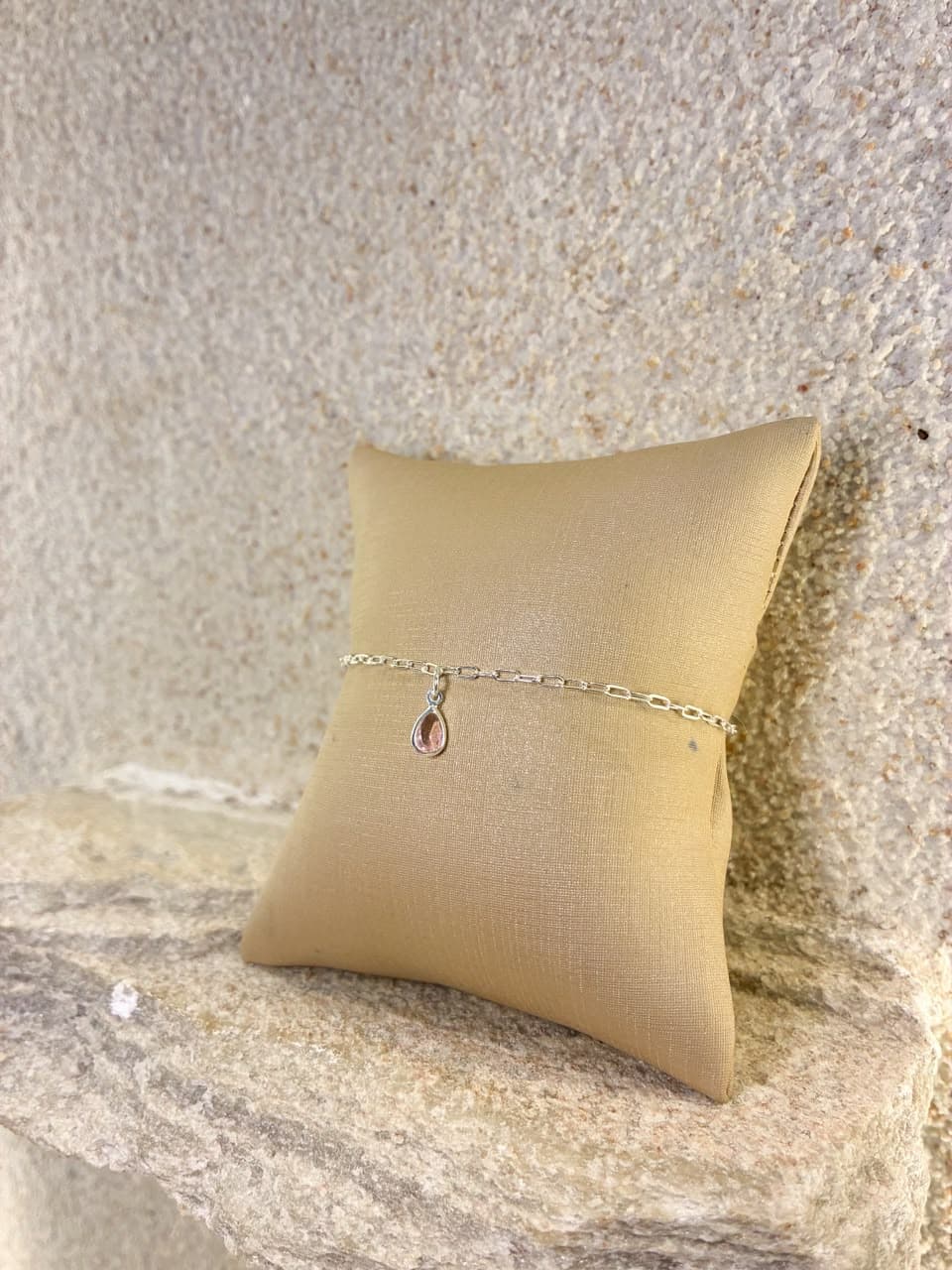 Pulseira gota rosa bebê
