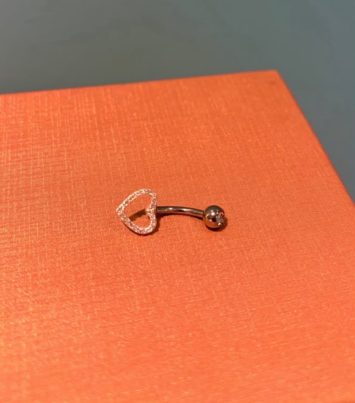 Piercing umbigo coração vazado (G)